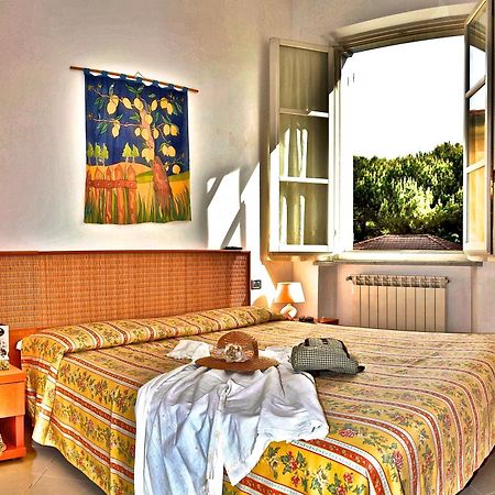 Hotel Villa Fiorisella Marina di Massa Luaran gambar